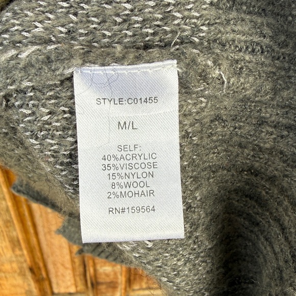 Bluivy Oversized Gray Stars Cardigan Size M/L - Picture 5 of 5